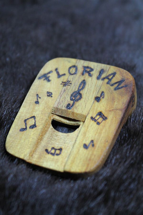 Nasenflöte kaufen Holz Geschenk außergewöhnliche Musikinstrumente individuell gravur